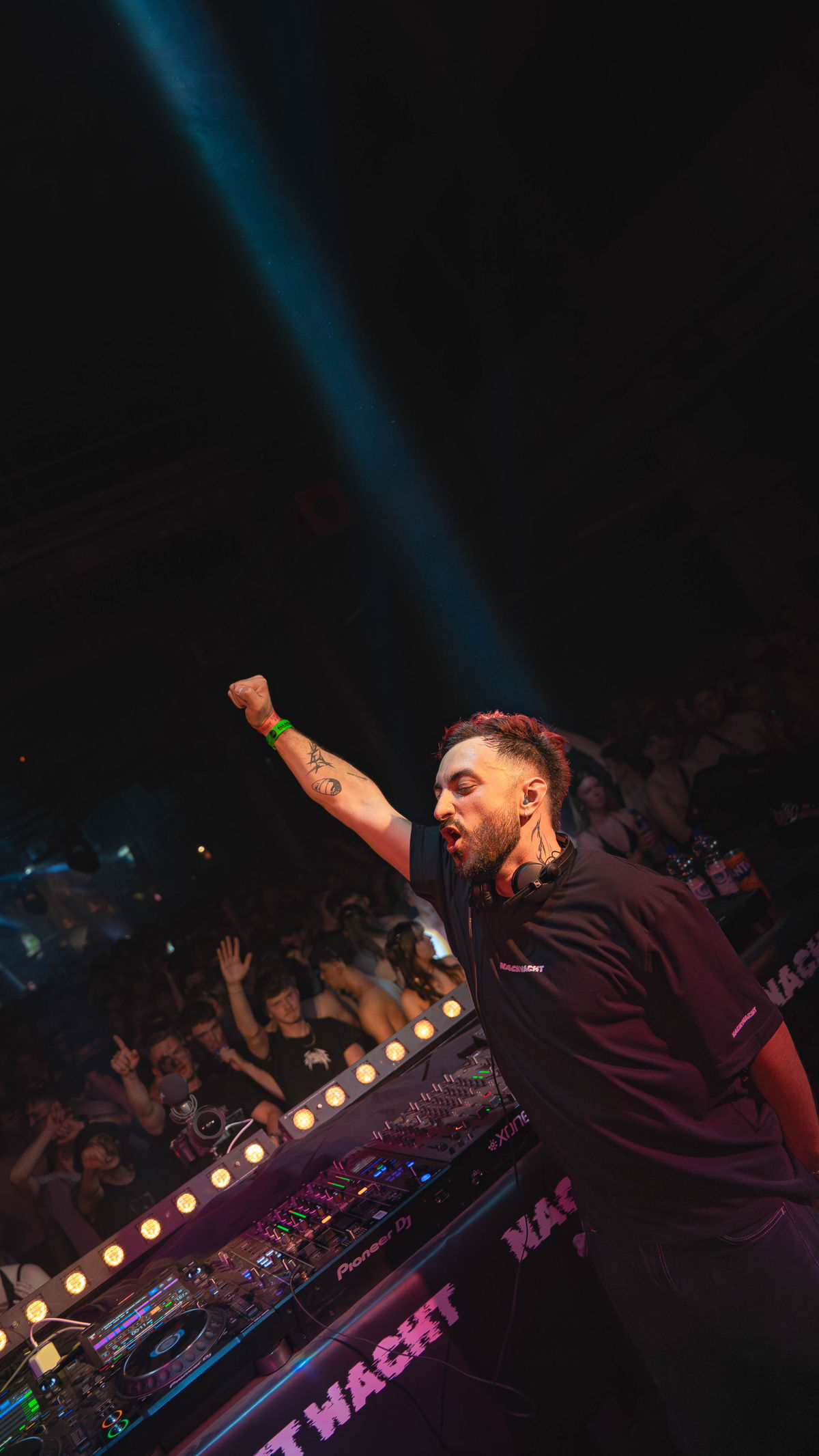 Loading... just a sec